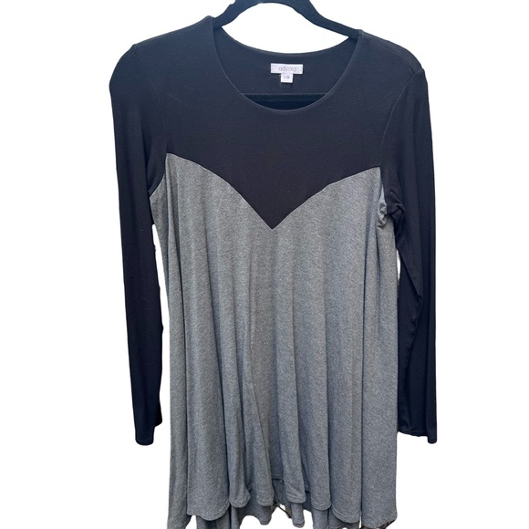 Long sleeved Tencel Swingtop from Advika in Black and Grey-LG - Picture 1 of 4